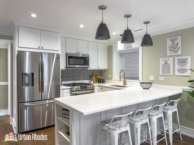 Building Photo - 3453 N Hoyne Ave