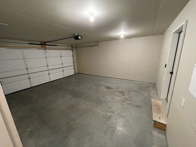 Foto del edificio - 3 bed 2.5 bath home rental