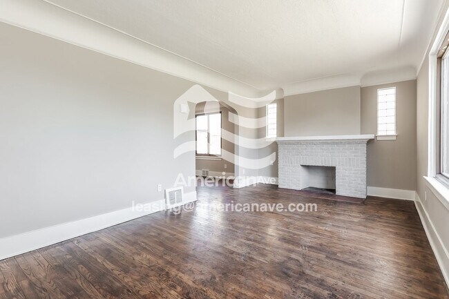 Foto del edificio - 6155 Yorkshire Rd