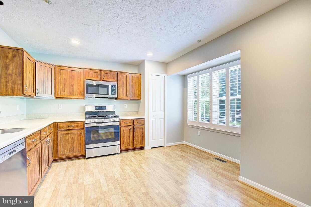2512 Stow Ct, Crofton, MD 21114 Townhome Rentals in Crofton MD