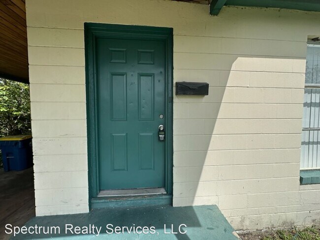 Building Photo - 3 br, 1 bath House - 3427 Rogero Road