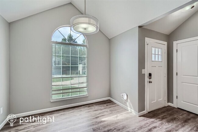 Building Photo - 735 Kilkenny Circle