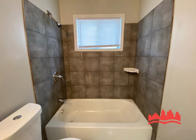 Building Photo - 3383 Seaforth Dr
