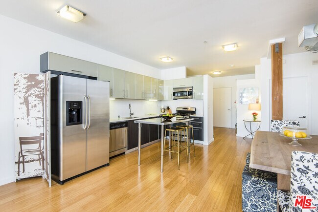 Foto del edificio - 4215 Glencoe Ave