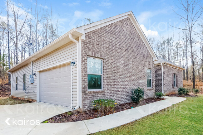 Building Photo - 11659 Woodland Lake Rd.