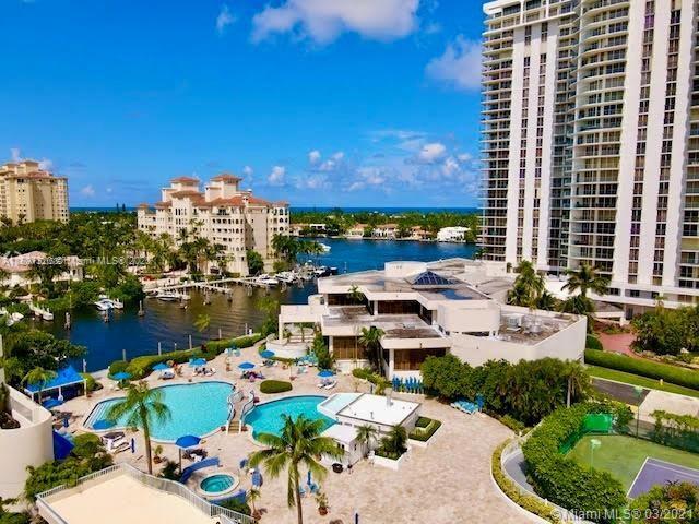 Foto principal - 19707 Turnberry Way