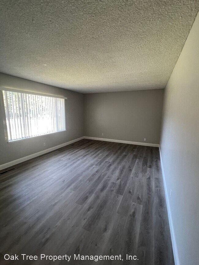 Building Photo - 3 br, 2 bath House - 3328 E. Vartikian Avenue
