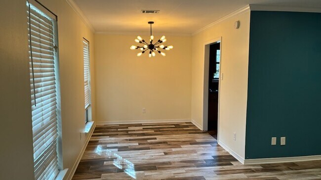 Building Photo - 8070 Kimberlin Dr S