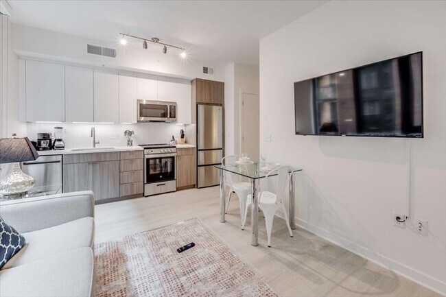 Foto del edificio - 1051 First Street Northeast-SI ID1040256P