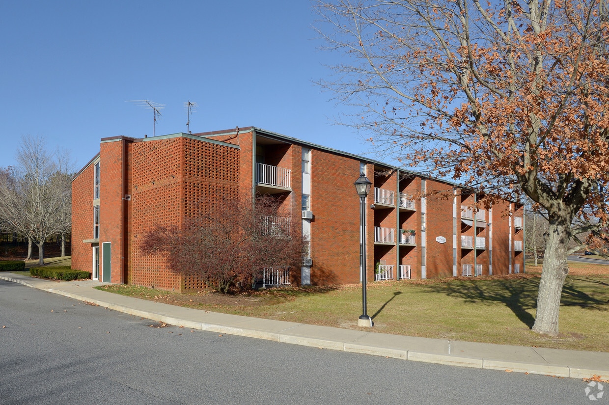 Southfield Apartments in Plymouth, MA
