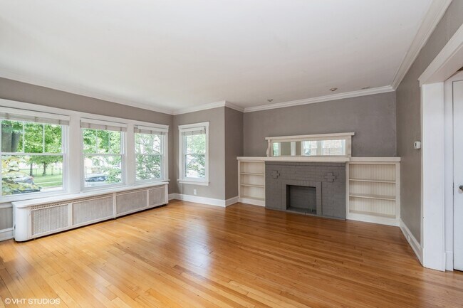 Building Photo - 514 S Scoville Ave