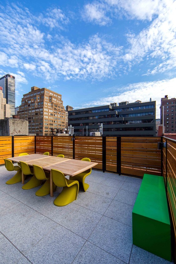 Foto principal - 206 E 95th St