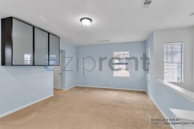 Foto del edificio - 444 E Poplar St