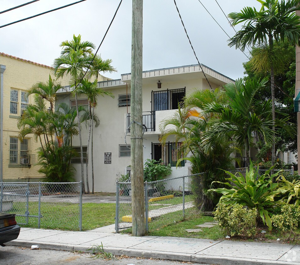 Foto del edificio - 1044 SW 5th St