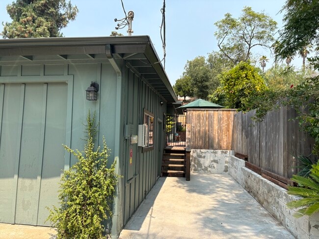 Building Photo - 2182 Foothill Dr