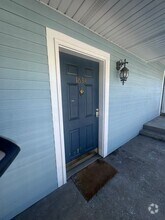 Building Photo - 1612 Queen Anne Wy