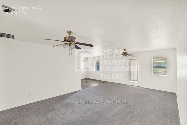 Foto del edificio - 4506 Greyhound Dr
