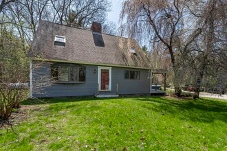 Building Photo - 6 Pine Woods Rd