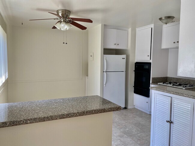 Foto del edificio - 1479 Rexford Dr