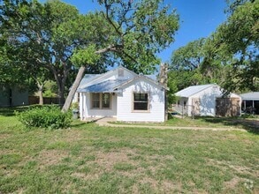 Building Photo - 692 Town Creek Rd