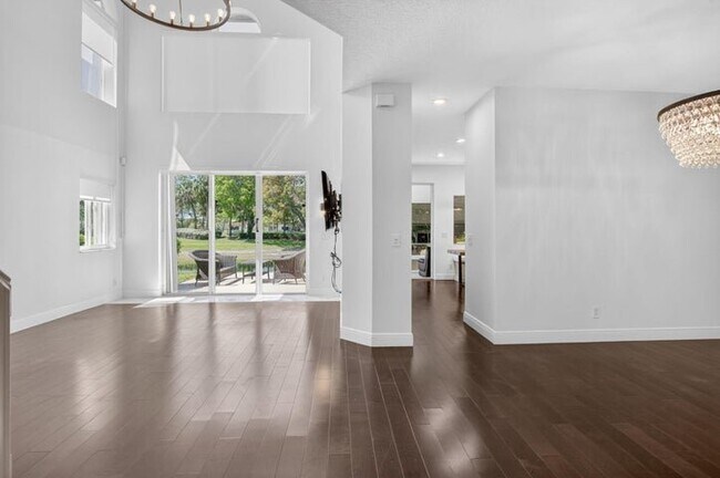 Foto del edificio - 10530 Lake Vista Cir