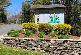 Building Photo - 3 Laurel Ln