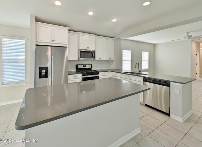 Building Photo - 531 Narrowleaf Dr