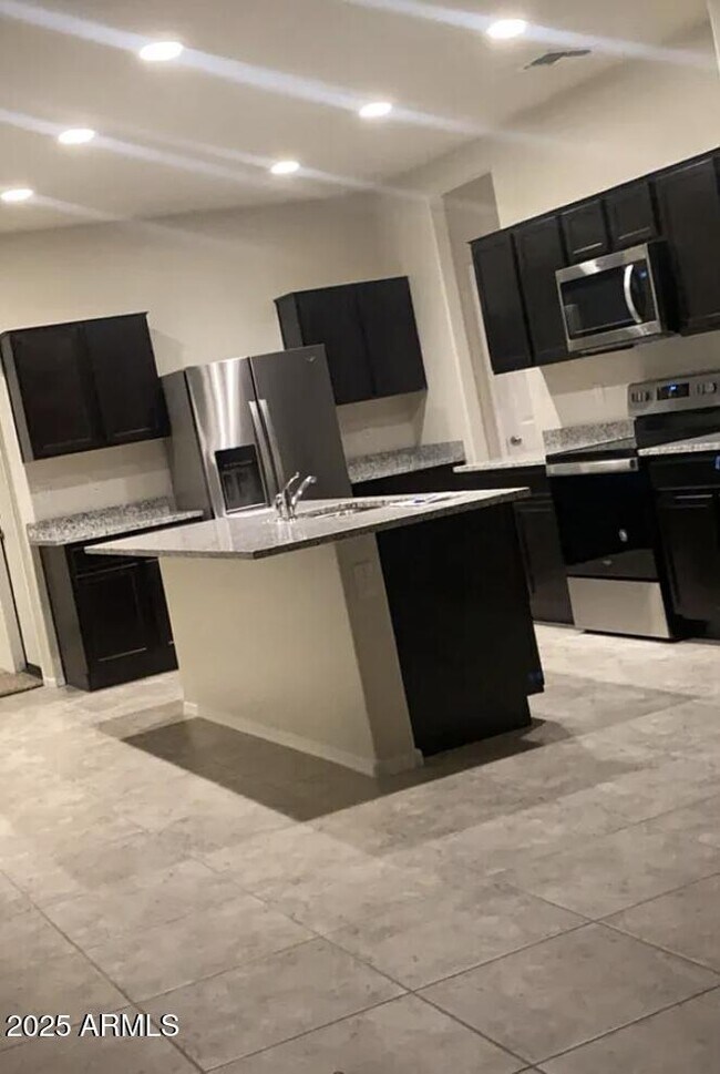 Foto del edificio - 1182 E Tyler Ln
