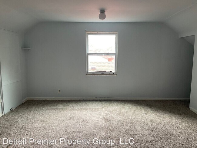 Foto del edificio - 3 br, 1.5 bath House - 16620 Robson