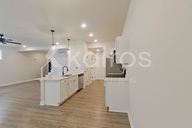 Foto del edificio - 6918 Bluebell Ct