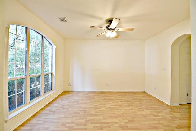 Building Photo - 4220 N Summercrest Loop
