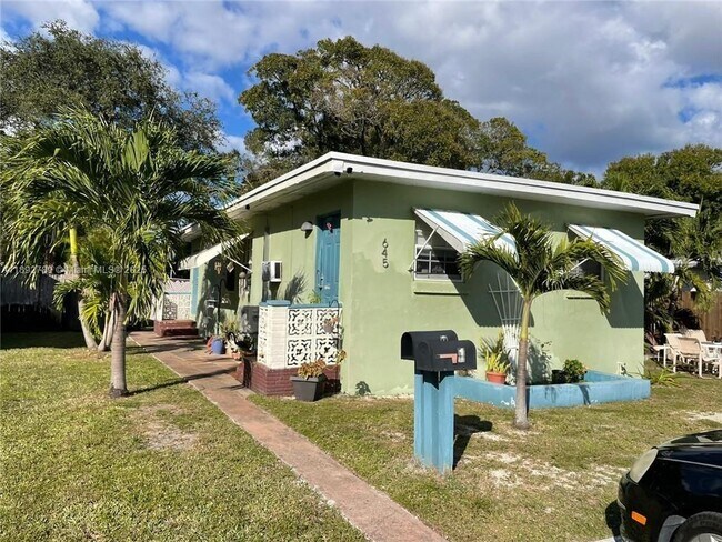 Foto del edificio - 645 NE 35th St