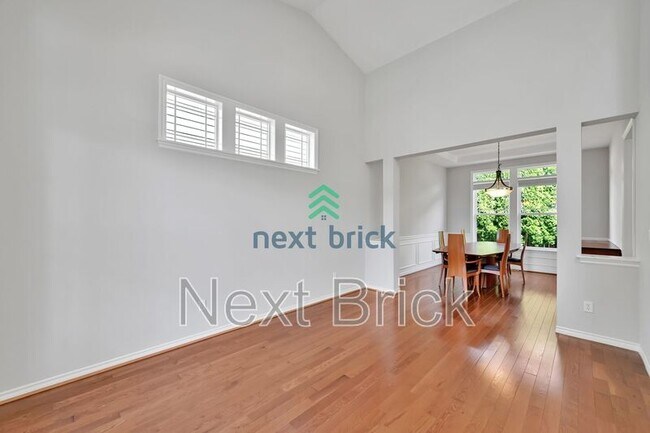 Building Photo - 121 Jonathan Rd