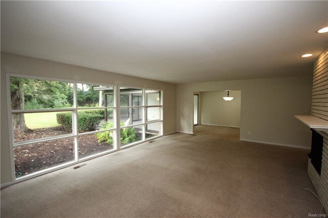 Building Photo - 4570 Pickering Rd