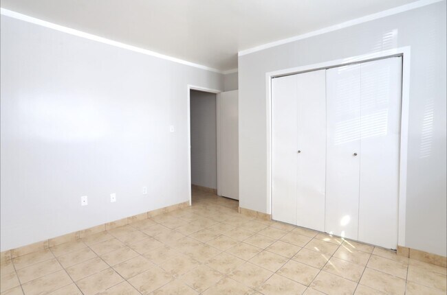 Foto del edificio - 4901 Murphy Pl