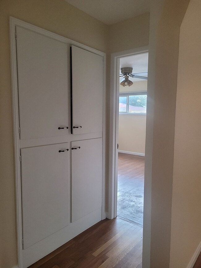 Foto del edificio - 2106 Albany Dr