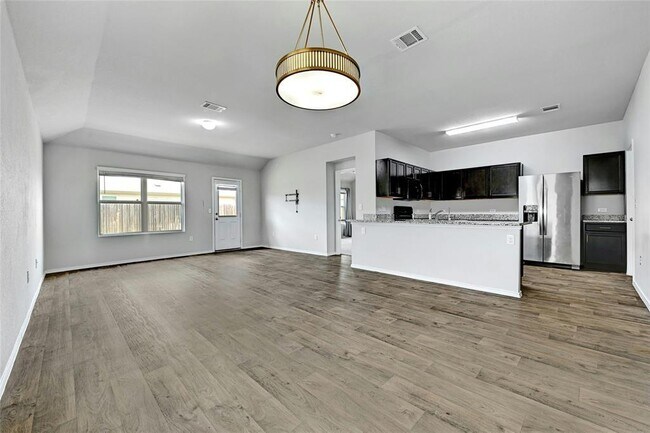 Building Photo - 5800 Shanjia Dr