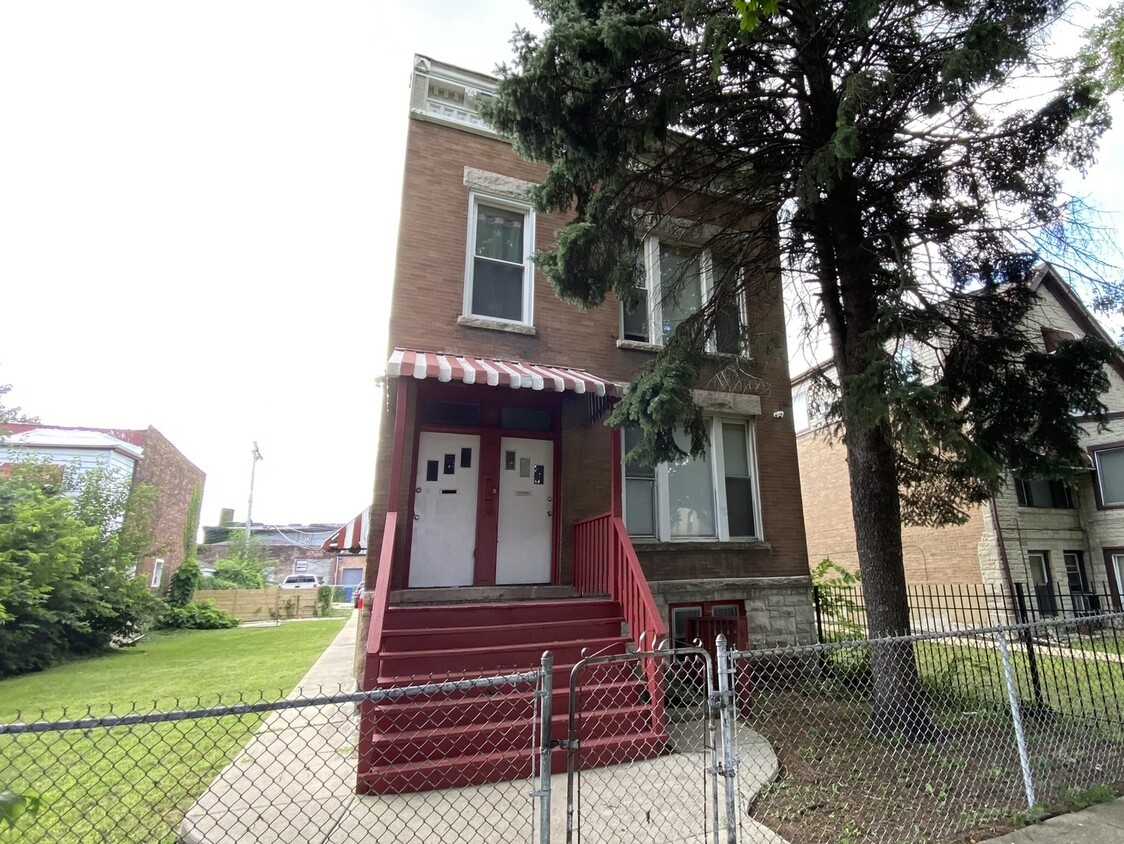 Primary Photo - 6712 S Wabash Ave