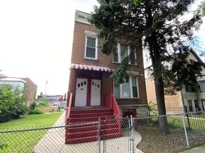 Building Photo - 6712 S Wabash Ave