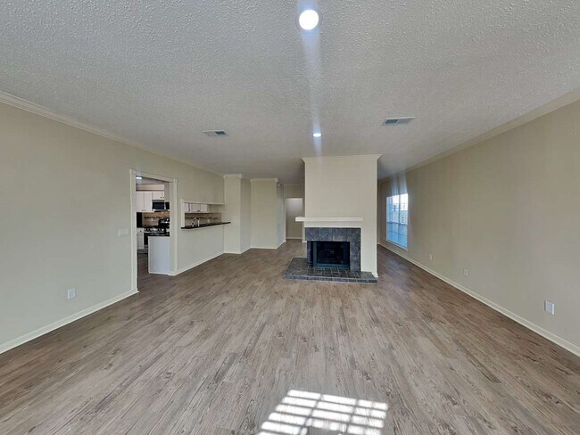 Building Photo - 110 S Village Knoll Cir