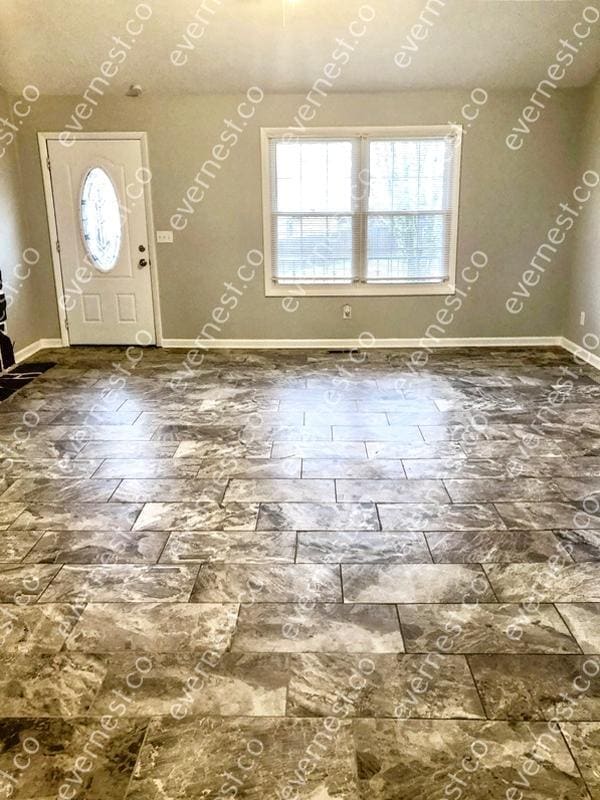 Building Photo - 783 Summer Hill Ln