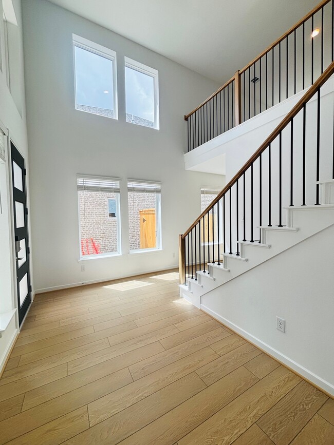 Building Photo - 9714 Periwinkle Chase Dr