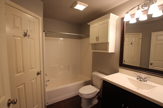 Foto del edificio - 2538-2538 Westminster Dr