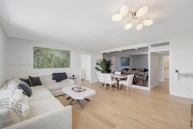 Foto del edificio - 9511 Collins Ave