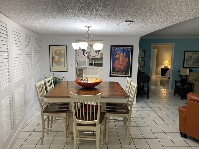 Foto del edificio - 1357 NE Ocean Blvd