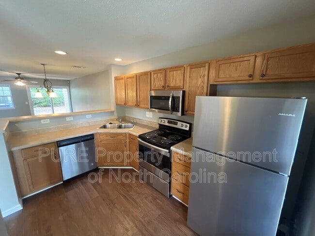 Building Photo - 129 Summerwood Cir