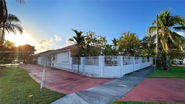 Foto del edificio - 11490 SW 24th St