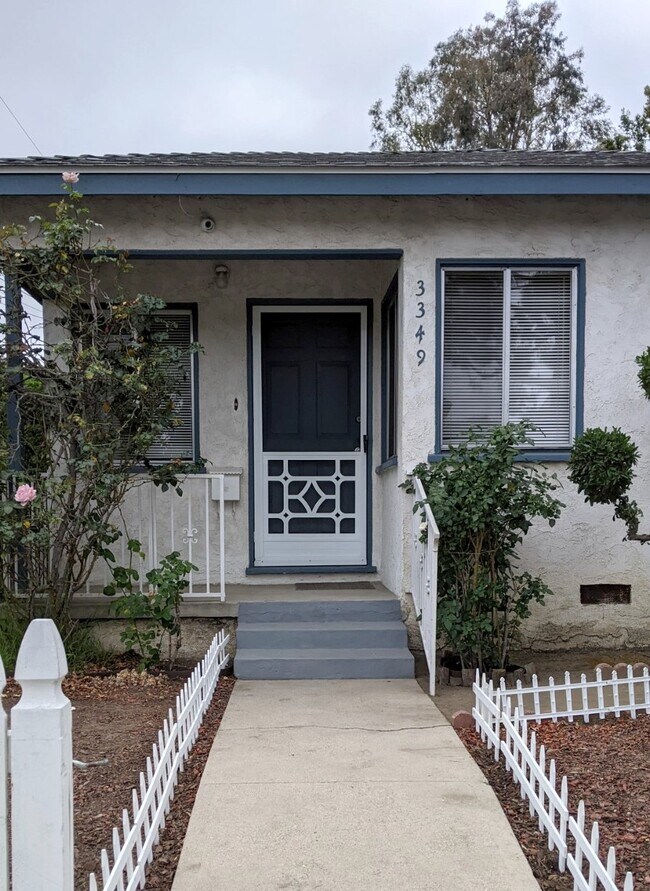 Foto del edificio - 3349 Caroline Ave