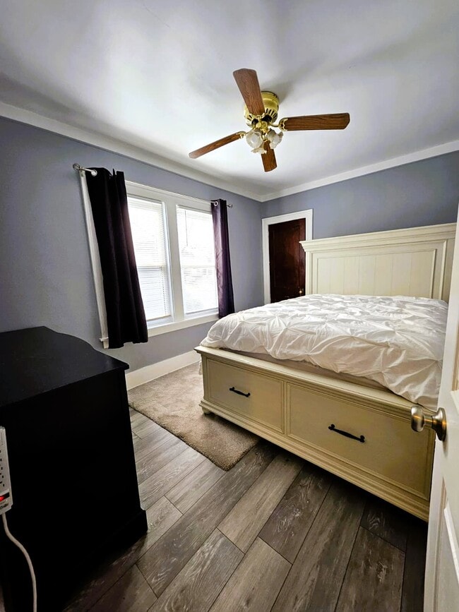 Foto del edificio - 429 S Kenwood Ave