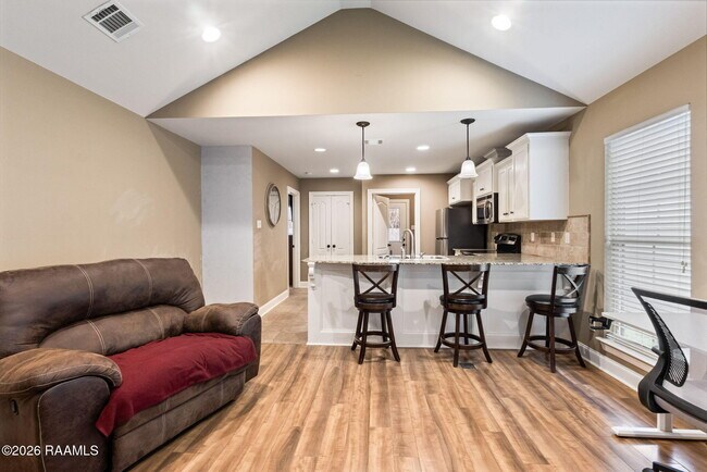 Foto del edificio - 122 Acacia Ln